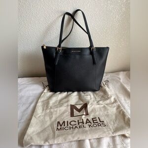 EUC Michael Kors Saffiano Leather Tote with dust bag